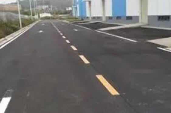 合肥廠區道路劃線要求，從安全性、美觀性、環保性三個方面考慮？